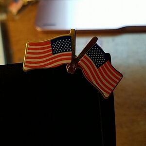 Double Flag Tack Pin 1" Gold Tone